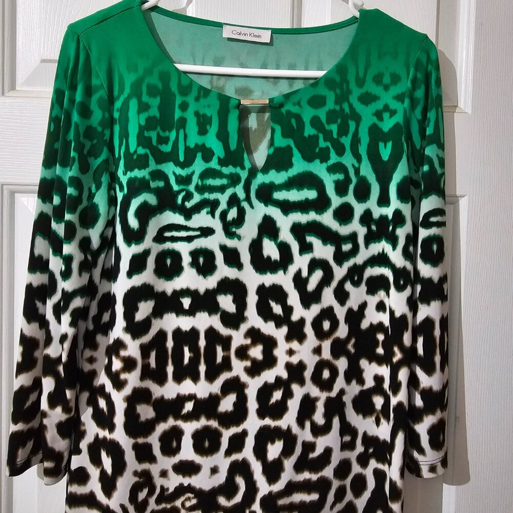 Green & Leopard Print 3/4 Sleeve Blouse – Soft Silky Feel, Scoop Neck